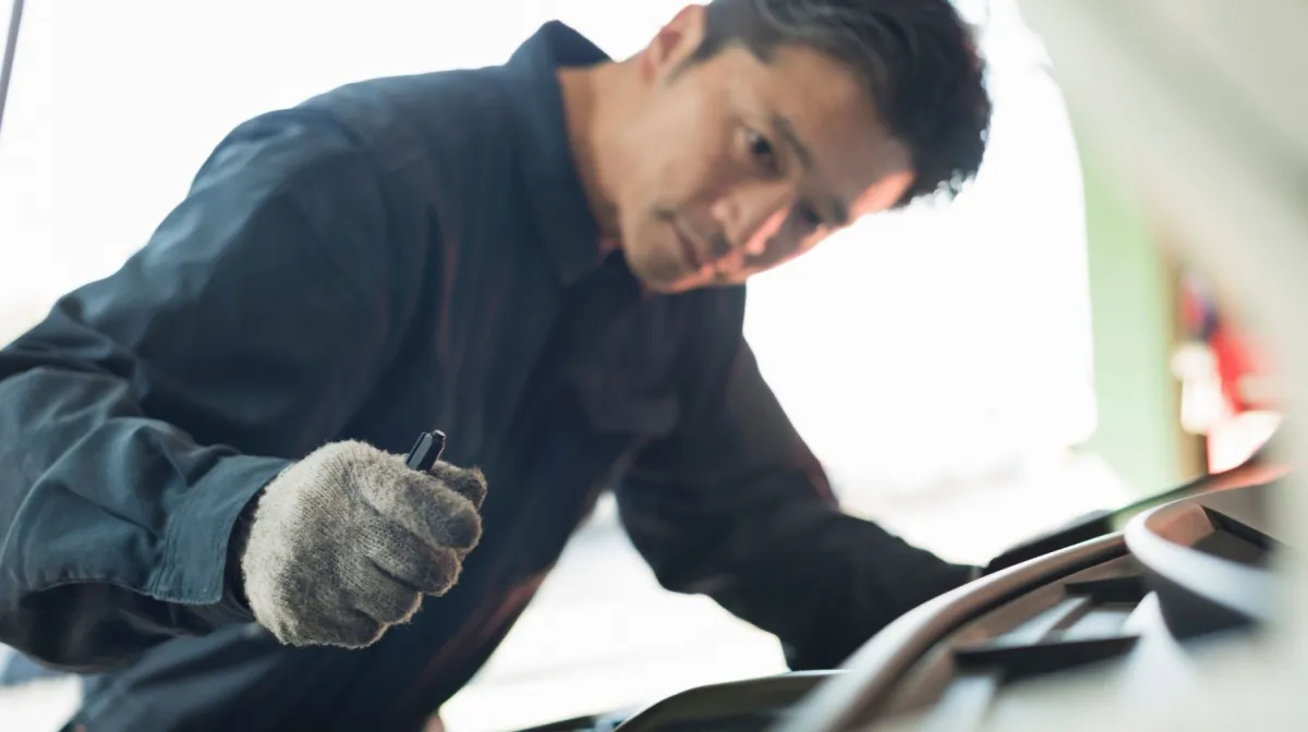 【業種別・年代別】自動車整備士の年収実態