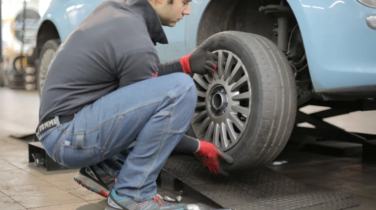 1.自動車整備士への転職が人気の理由