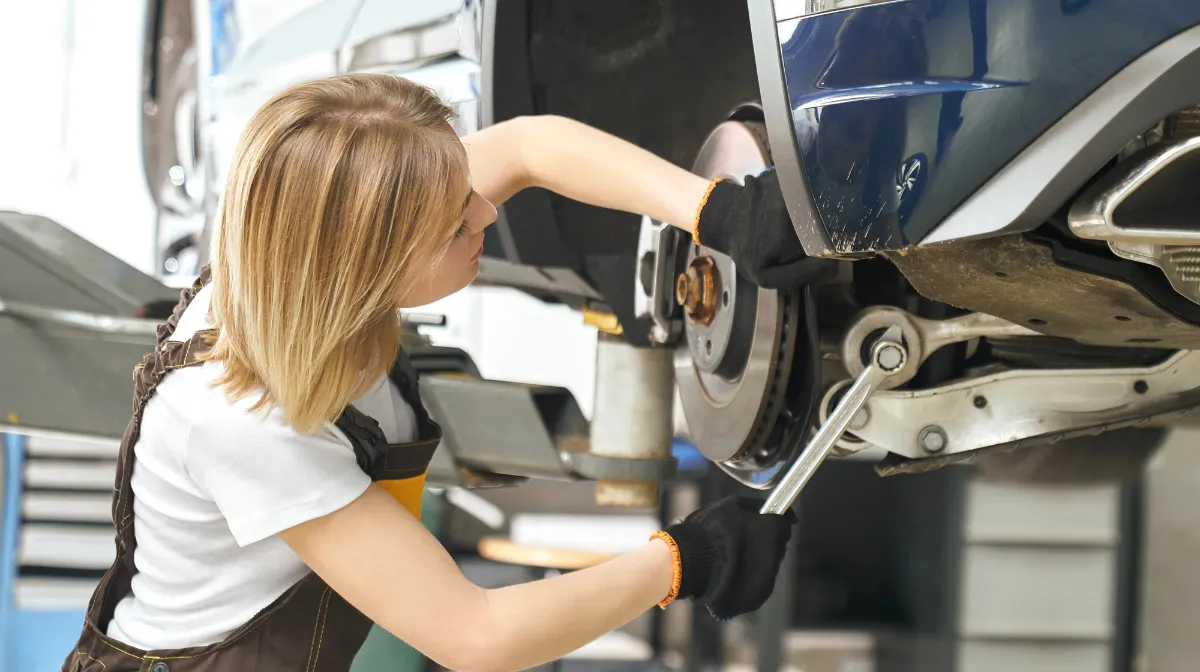 6.未経験や女性でも自動車整備士になれる?