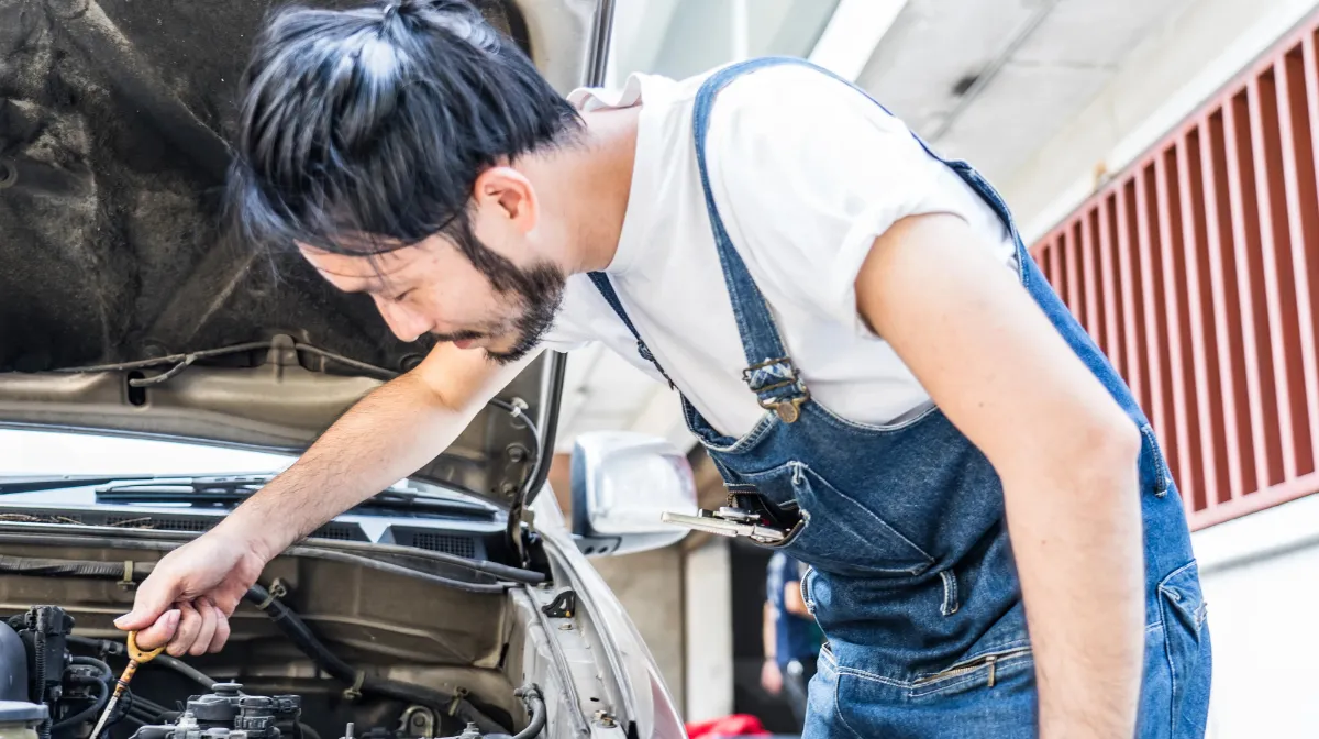 1.自動車整備士の「実務経験」とは?キャリアの第一歩を踏み出すための原則