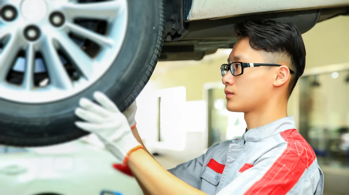 1.【結論】中卒からでも自動車整備士になれます!学歴不問の理由とは