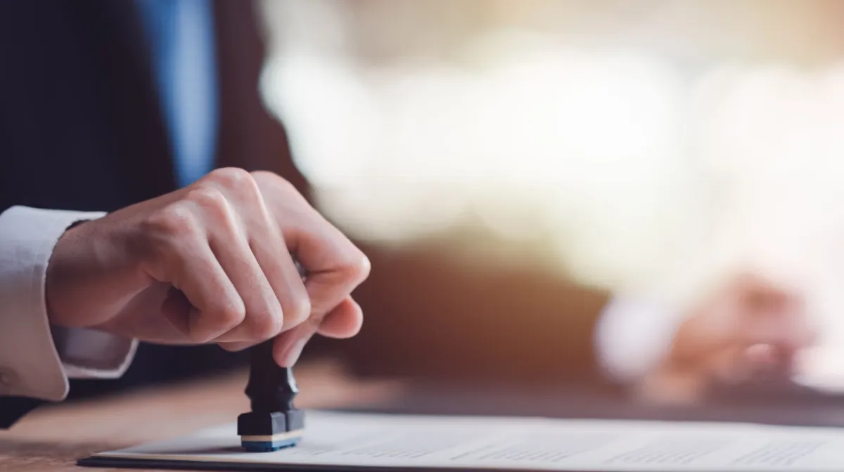 派遣会社の許可番号を確認する方法