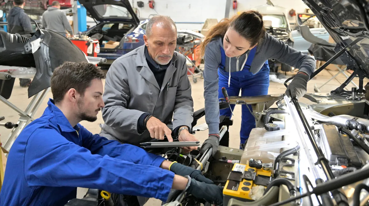 1.なぜ「トヨタ」の専門学校が選ばれ続けるのか?