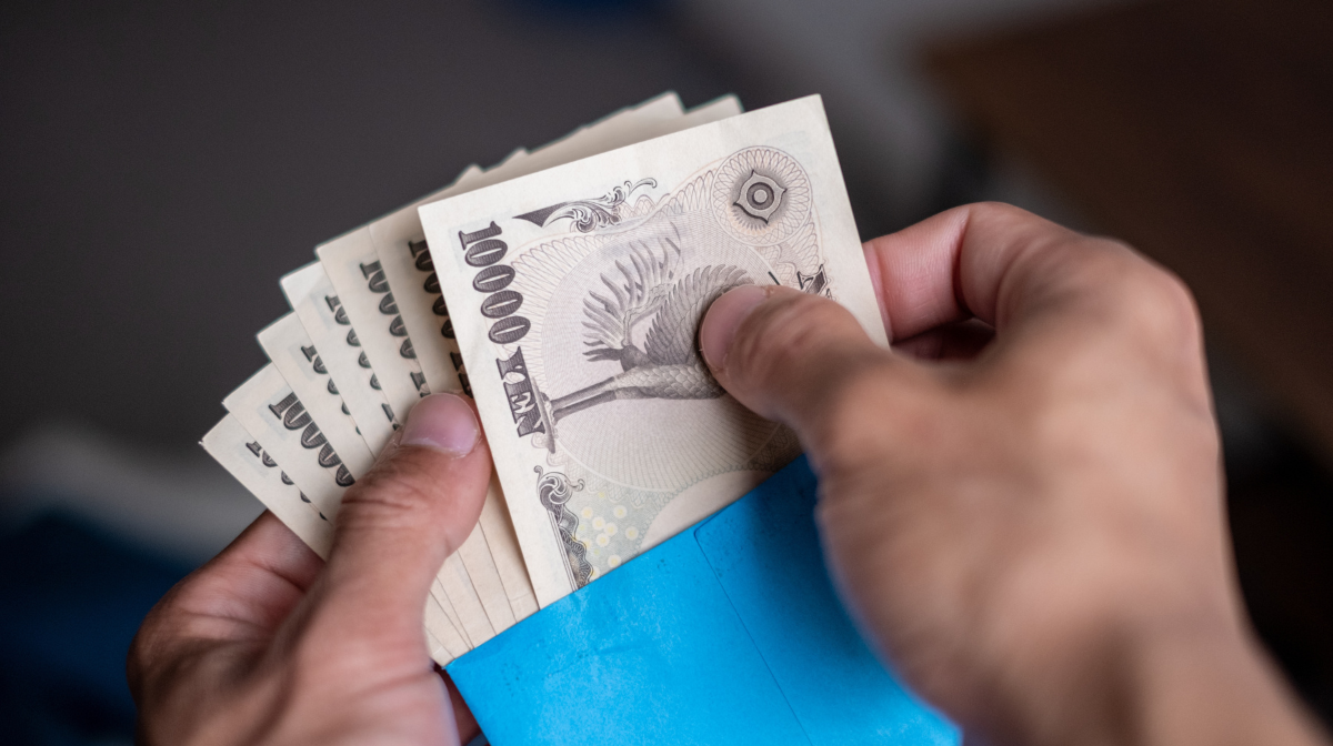 2．大型トラックドライバーの年収はいくら？平均と「跳ね上がる」条件