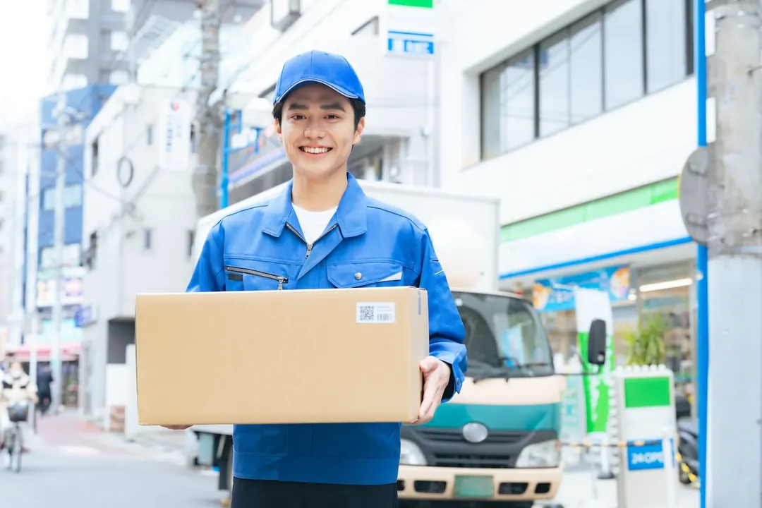 4t箱車ドライバー【月給39万円も可・月8~9日休み・午後ゆったり出社】